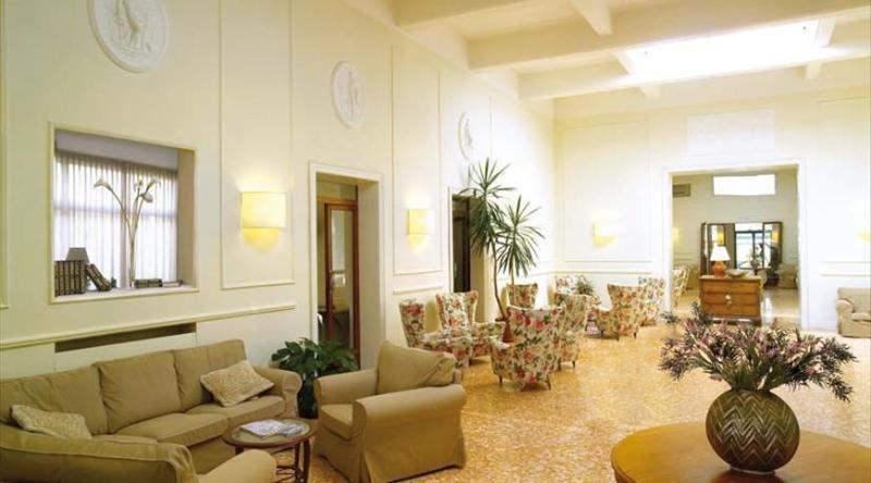 Hotel Touring Wellness & Beauty 퓨기 외부 사진